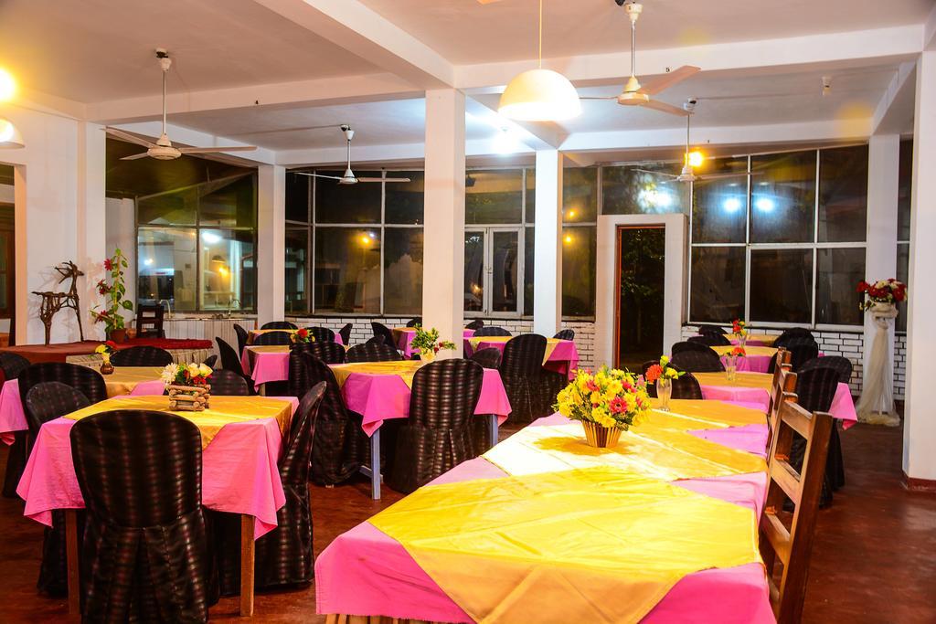 Shanthi Beach Resort Unawatuna Exterior foto