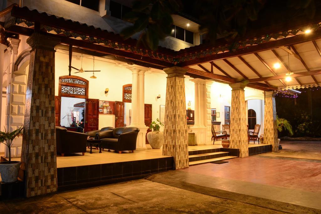 Shanthi Beach Resort Unawatuna Exterior foto
